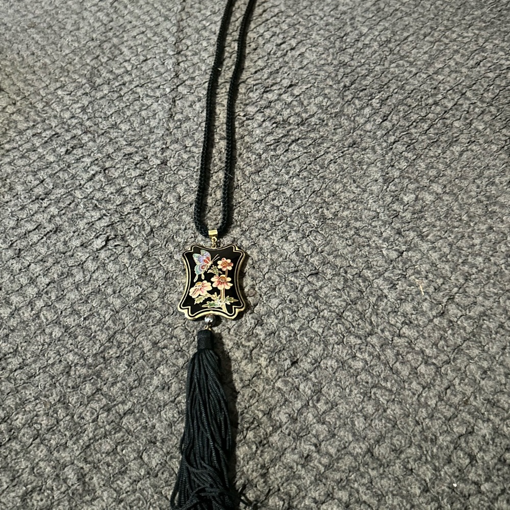 Floral Black Pendant Necklace